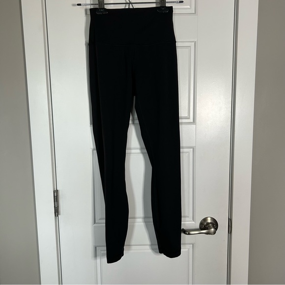 LULULEMON WUNDER TRAIN CONTOUR FIT SIZE 4 HIGH RISE 25” IN BLACK BARELY WORN - Picture 3 of 13
